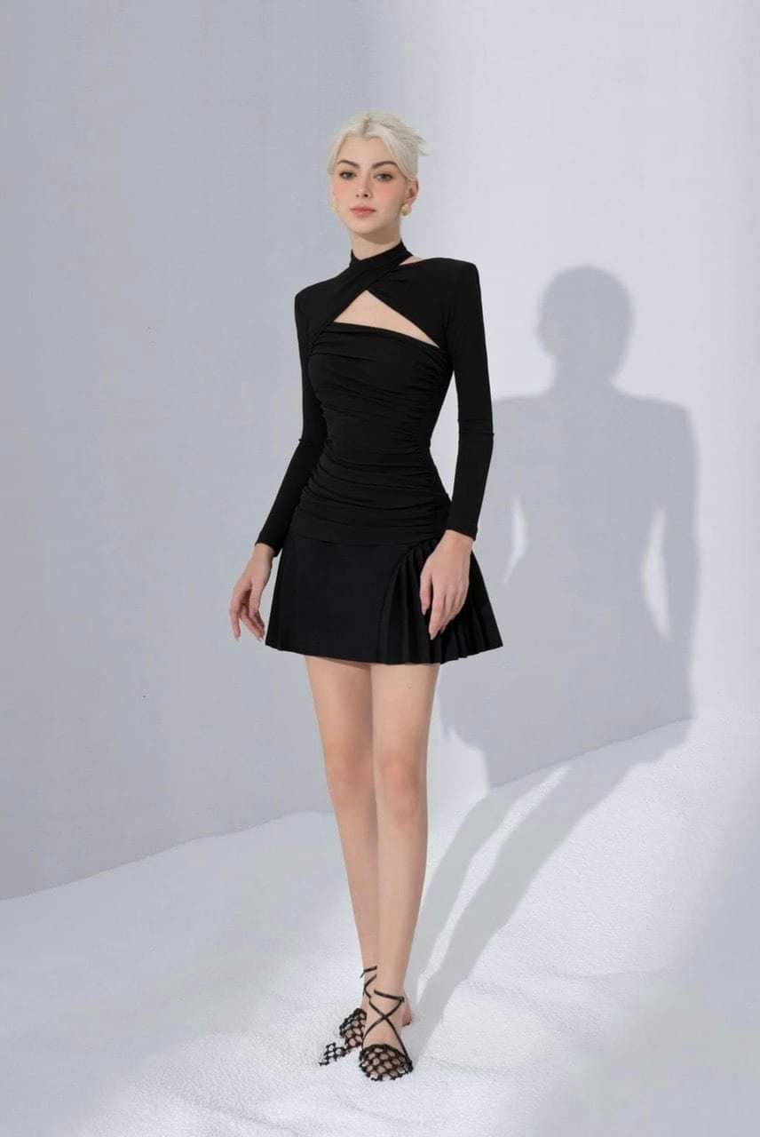 Set áo váy kiểu áo tay dài hở ngực váy xếp ly