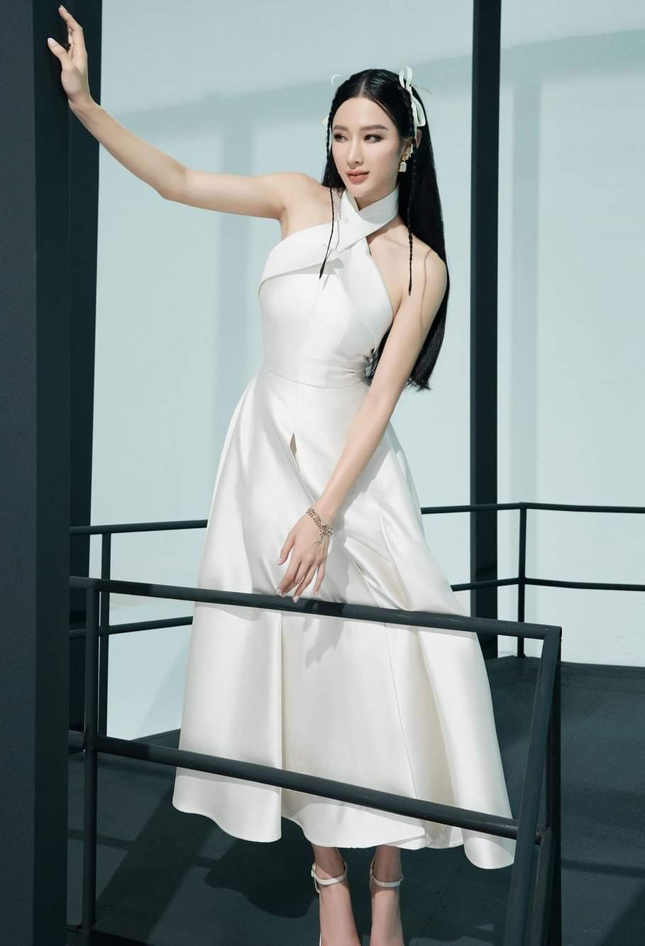 Đầm xòe dài cổ yếm xẻ tà dự tiệc Alvin Store 2936