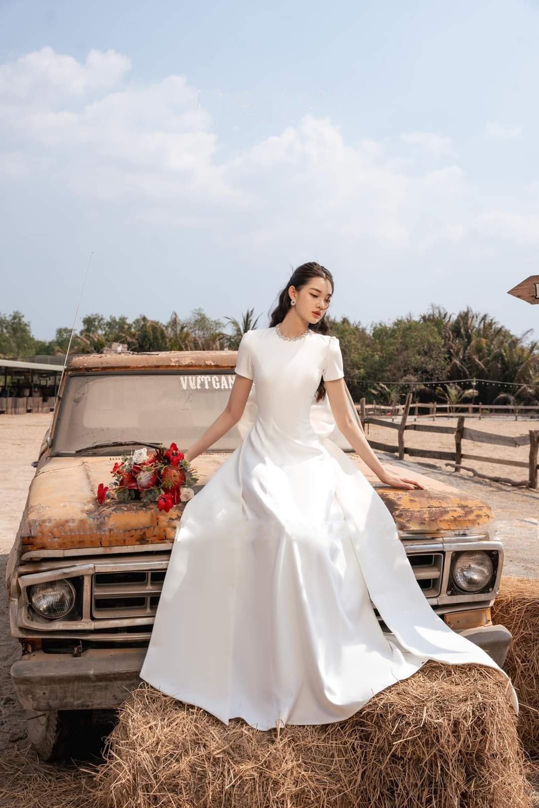 Đầm dự tiệc dáng xòe dài đính đá cổ tặng kèm nơ rời  Alvin Store 2941 (Trắng)