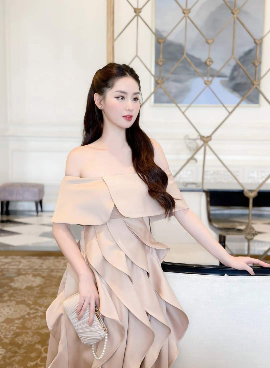 Đầm dự tiệc dáng xòe hở vai ngang phối bèo sang trọng Alvin Store 2942 (Trắng)