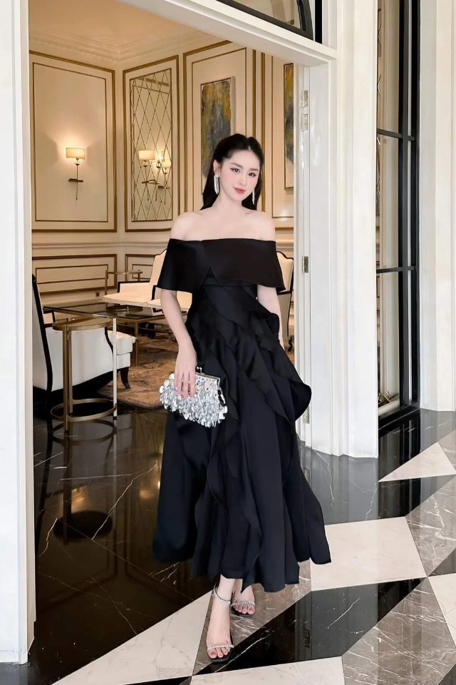 Đầm dự tiệc dáng xòe hở vai ngang phối bèo sang trọng Alvin Store 2942 (Đen)