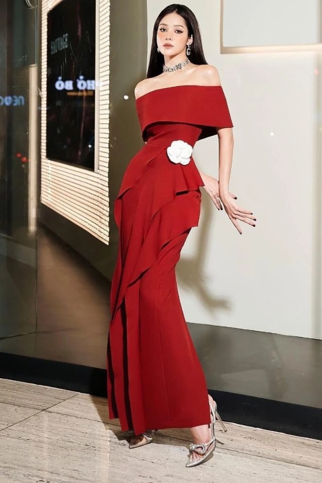 Đầm dự tiệc dáng dạ hội hở vai ngang phối bèo (KHÔNG KÈM HOA) Alvin Store 2944 (Đỏ)