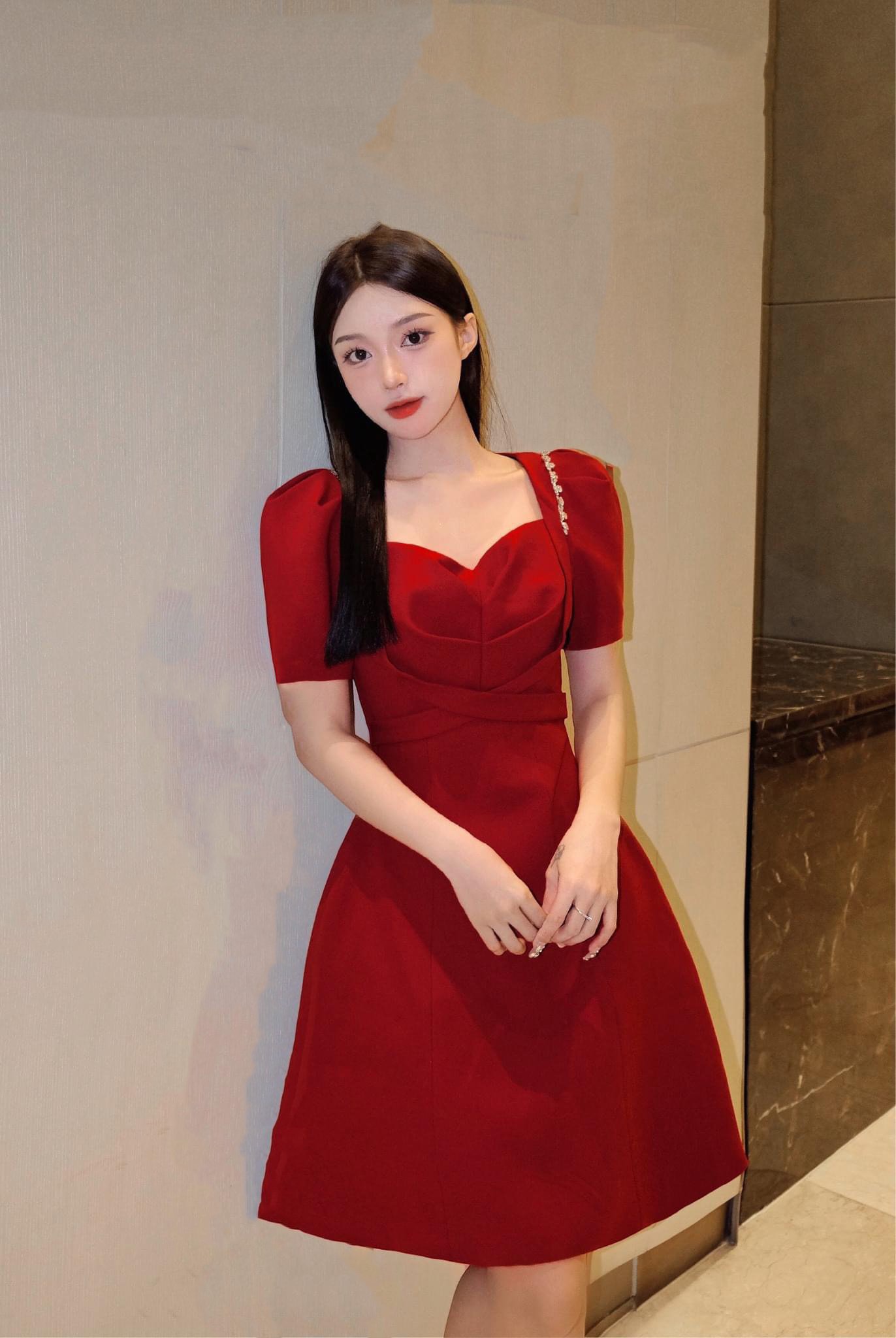 Đầm dáng xoè ngắn phối tay con đính đá sang trọng Alvin Store 2953 (Đen)