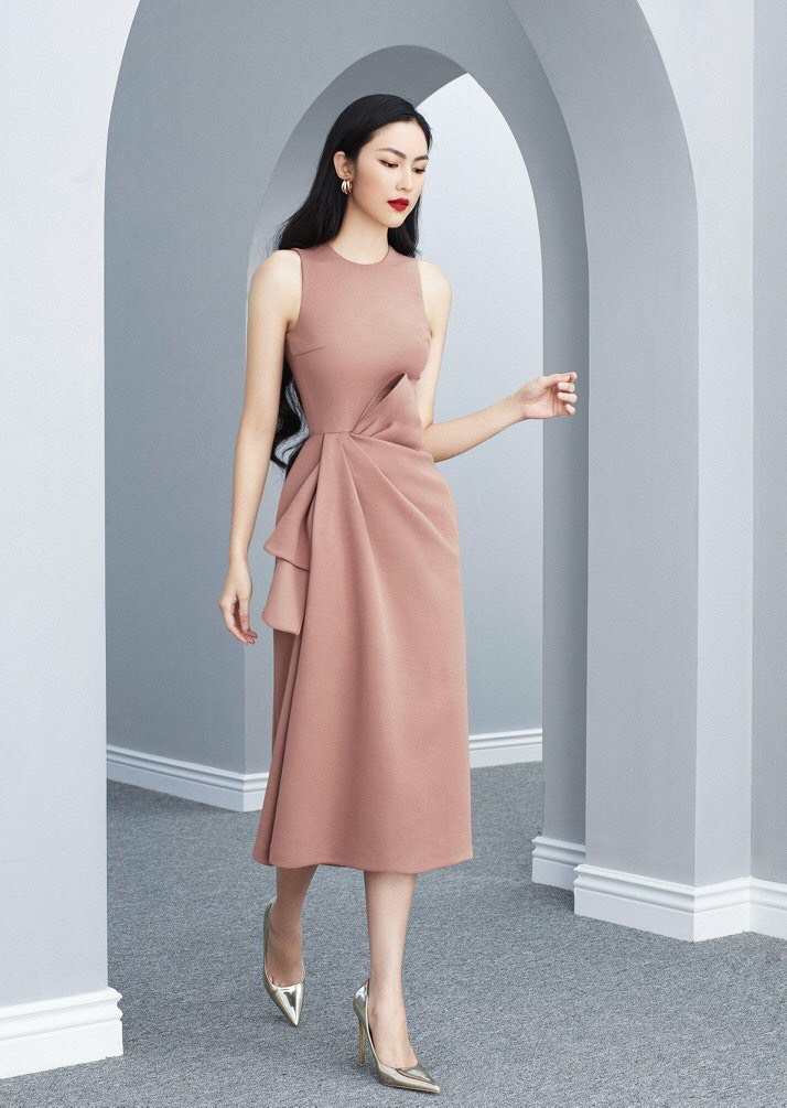 Đầm xòe kiểu sát nách xếp ly nơ eo (Trắng)