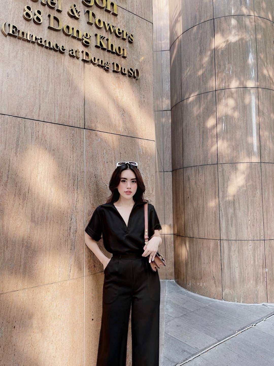 Set áo quần áo cổ sơmi tay ngắn quần dài ống suông (Đen)