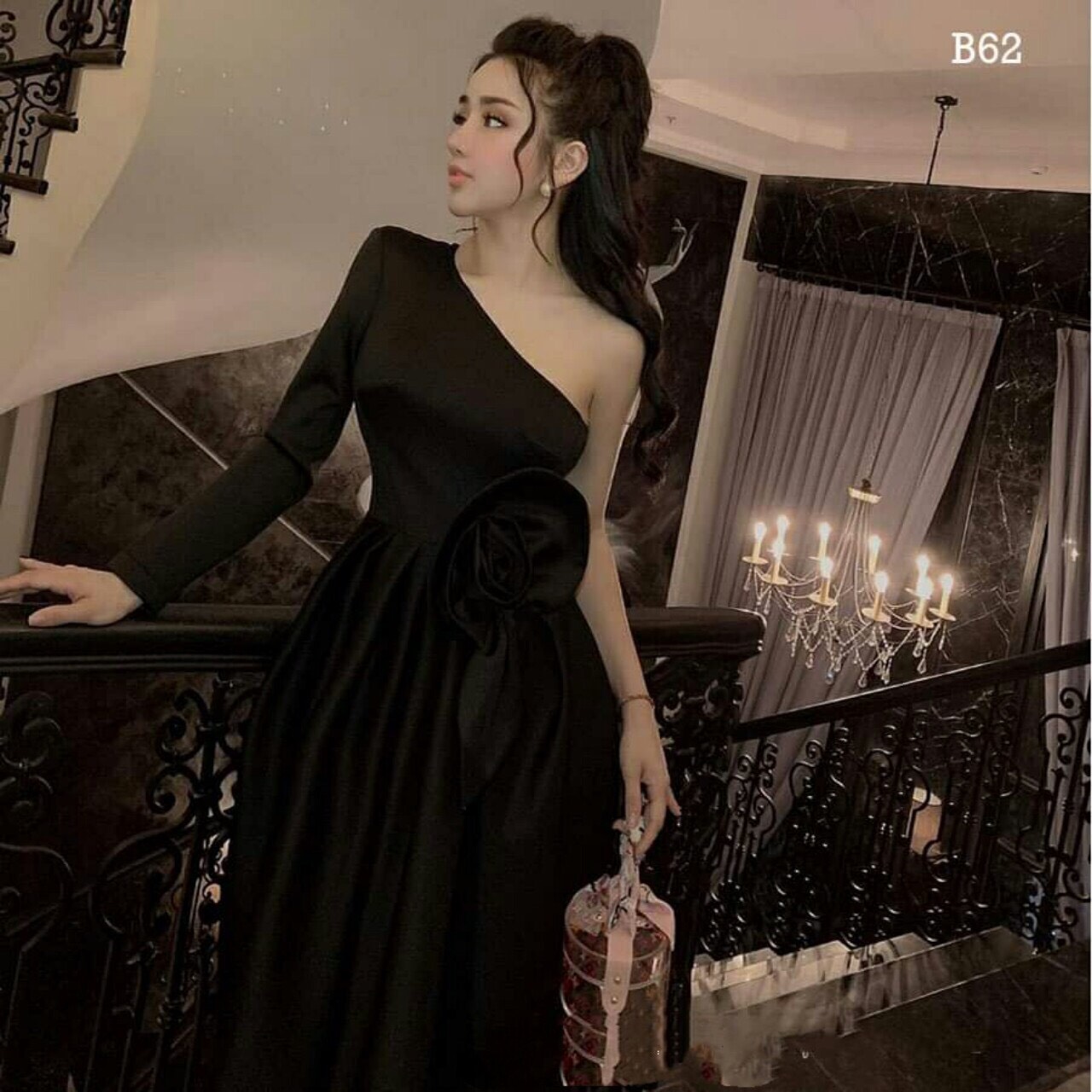 Đầm xoè kiểu tay dài lệch vai hoa eo (Trắng)