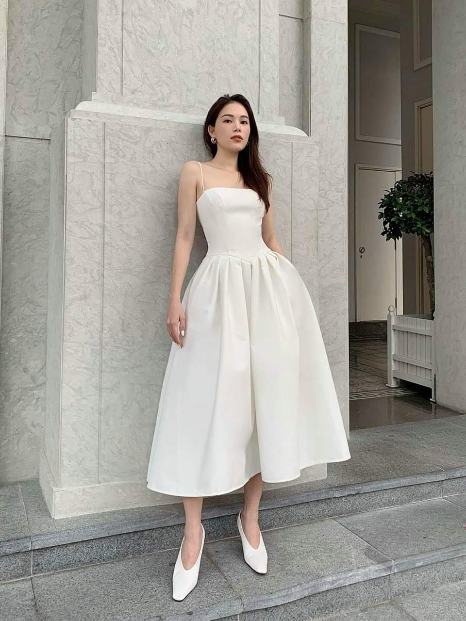 Đầm xòe dài hai dây cúp ngực phối túi (Trắng)