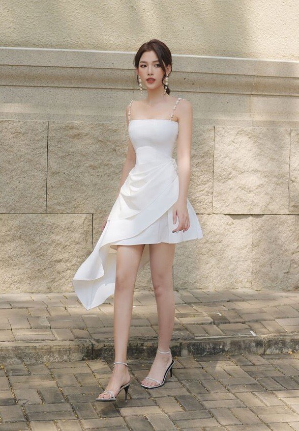 Đầm xòe kiểu hai dây cúp ngực xéo lai (Đỏ)