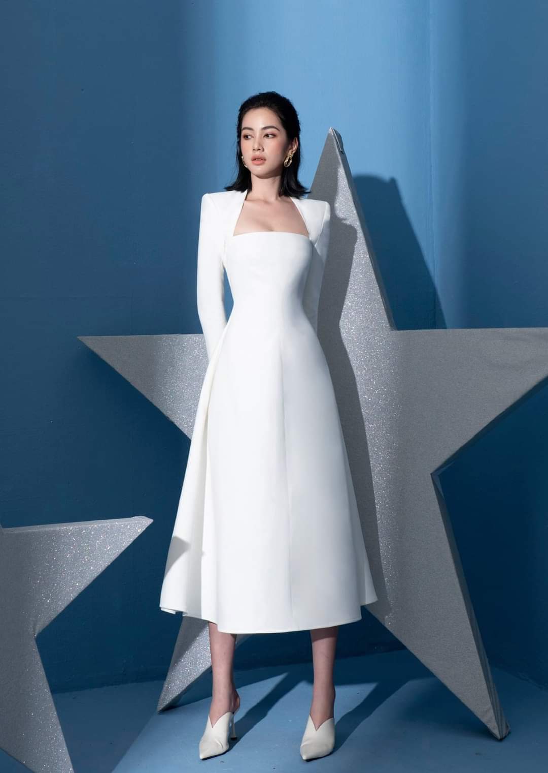 Đầm xòe kiểu tay dài cổ cúp ngực (Đỏ)