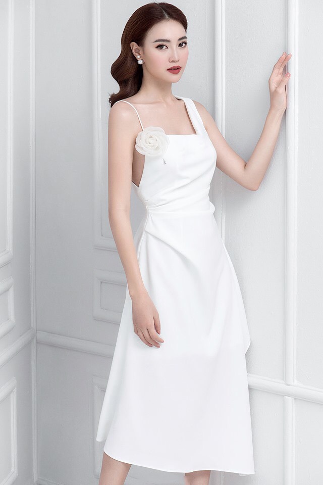 Đầm xòe kiểu 1 dây kèm hoa sang trọng (Nâu)