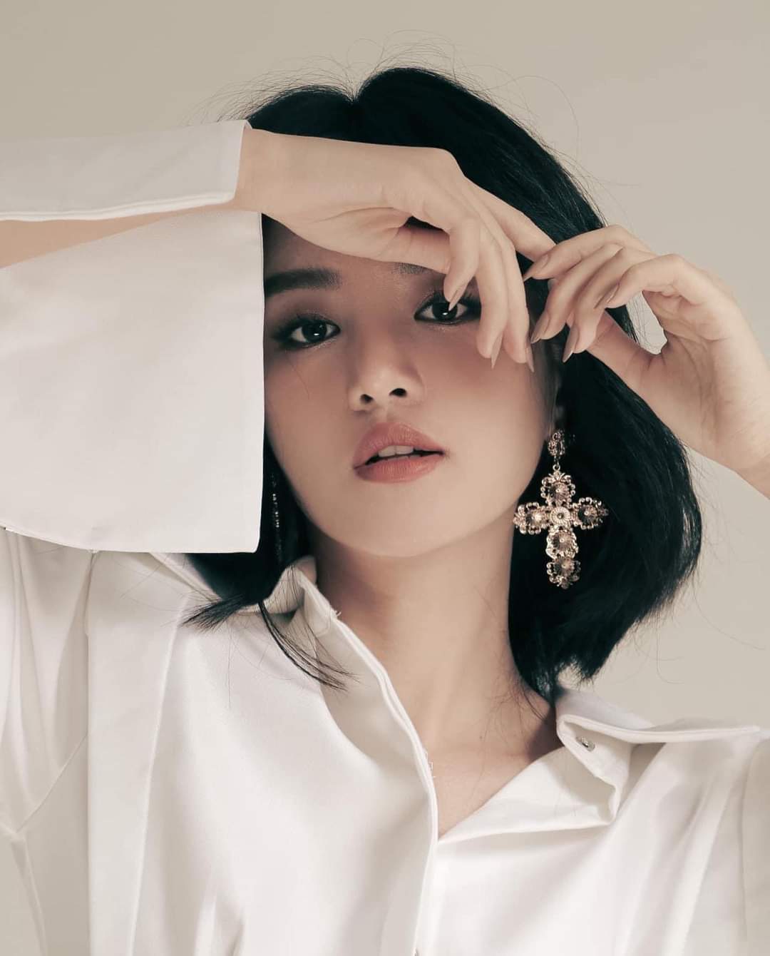 Set áo quần kiểu áo sơmi tay dài phối nút và quần short