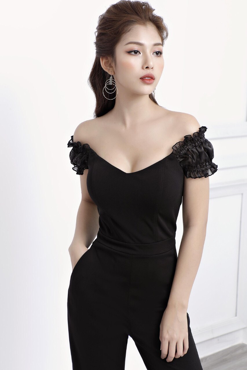 Jumpsuit kiểu hở vai tay voan kiếng quần ống suông (Trắng)