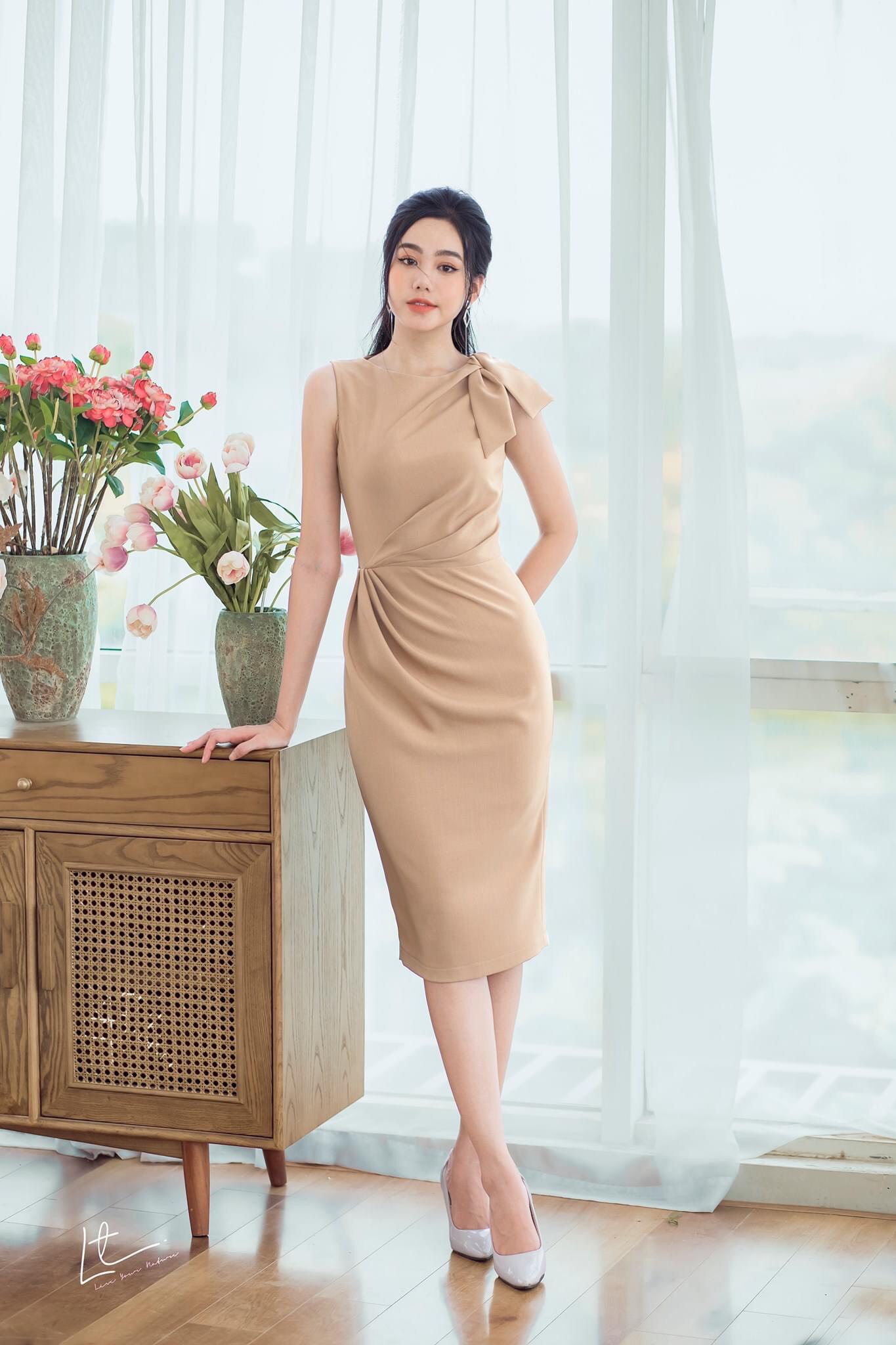 Đầm Ôm Sát Nách Đính Bèo Eo - D2320