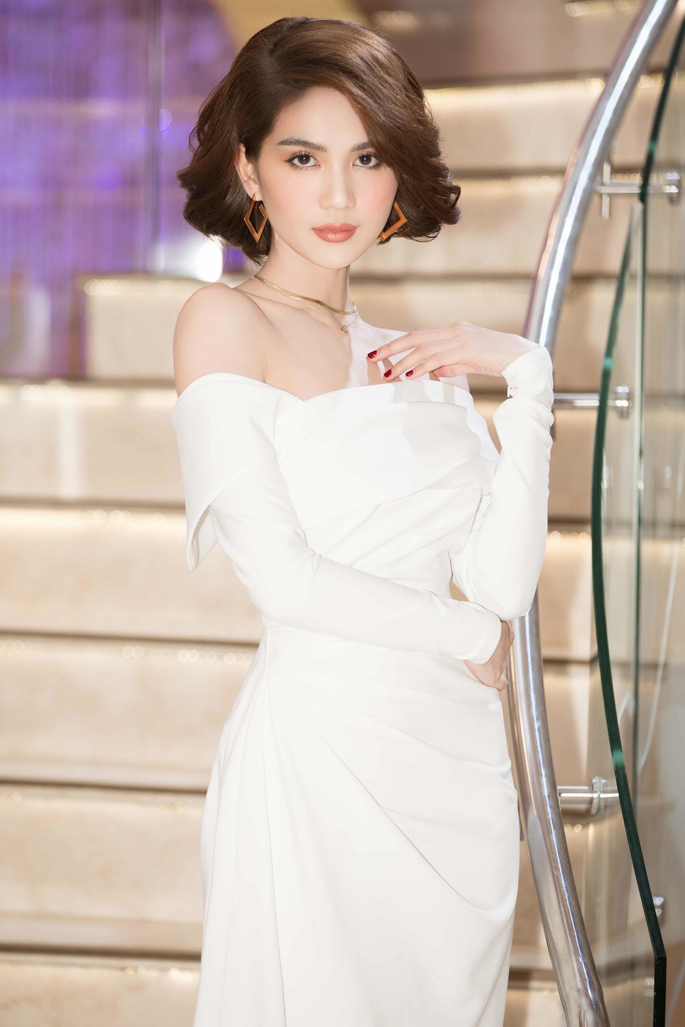 Đầm dạ hội kiểu hở vai tay dài nhún eo sang trọng