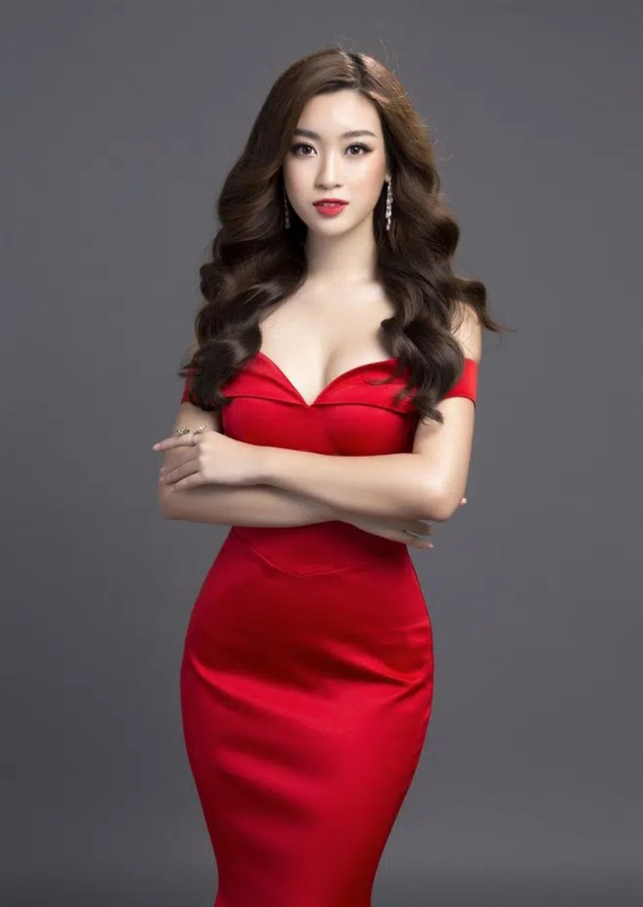 Đầm dạ hội kiểu cúp ngực trễ vai đuôi cá