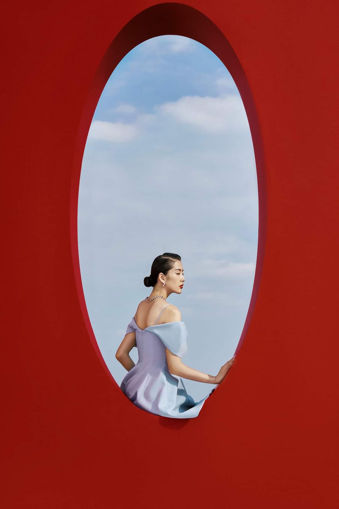 Đầm dáng xòe hai dây hở vai ngang phối nơ (Xanh)