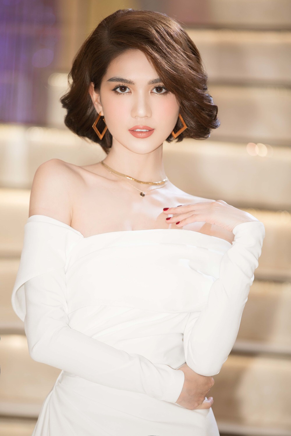 Đầm dạ hội kiểu hở vai tay dài nhún eo sang trọng