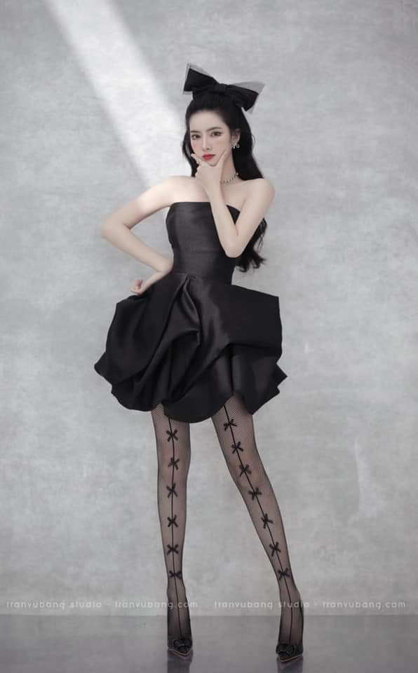 Đầm xòe ngắn cúp ngực tùng xếp phồng (Trắng)