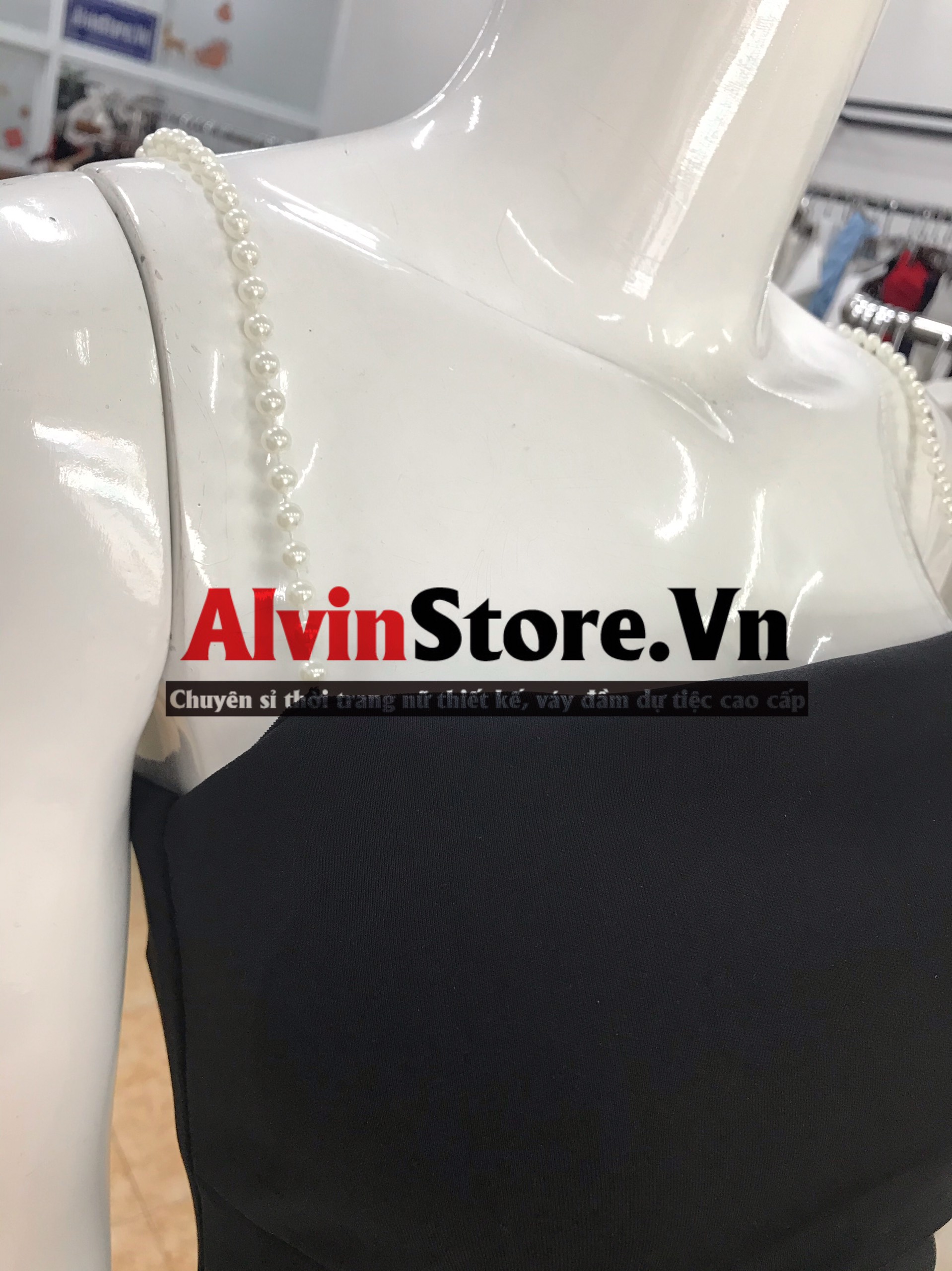 Đầm xòe kiểu hai dây cúp ngực xéo lai (Đen)