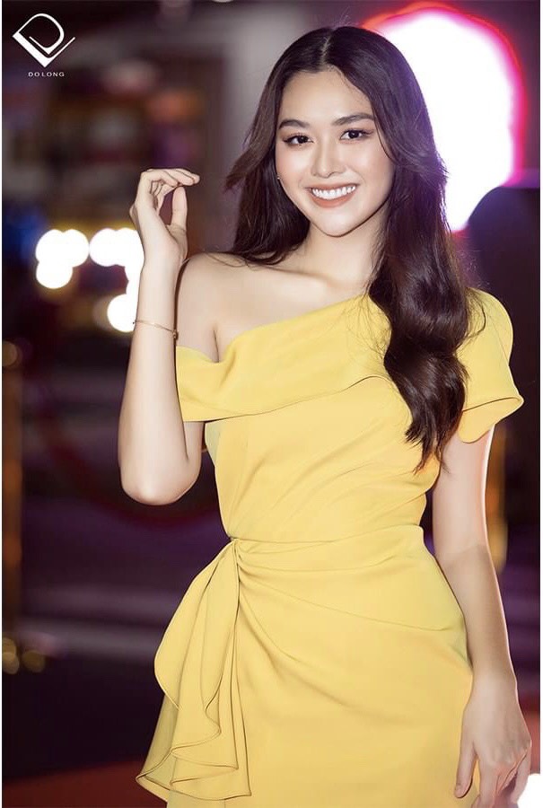 Đầm ôm body lệch vai bèo tay xếp ly eo (Hồng)