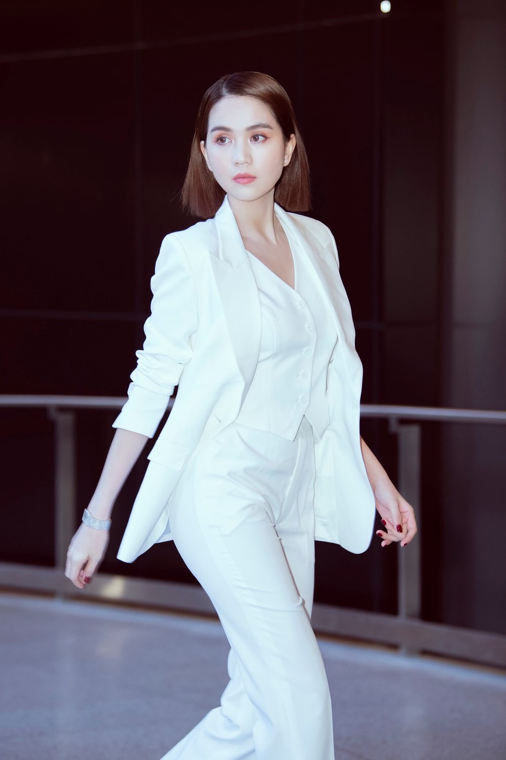 Áo quần kiểu áo vest tay dài kèm áo trong quần tây (Hồng)