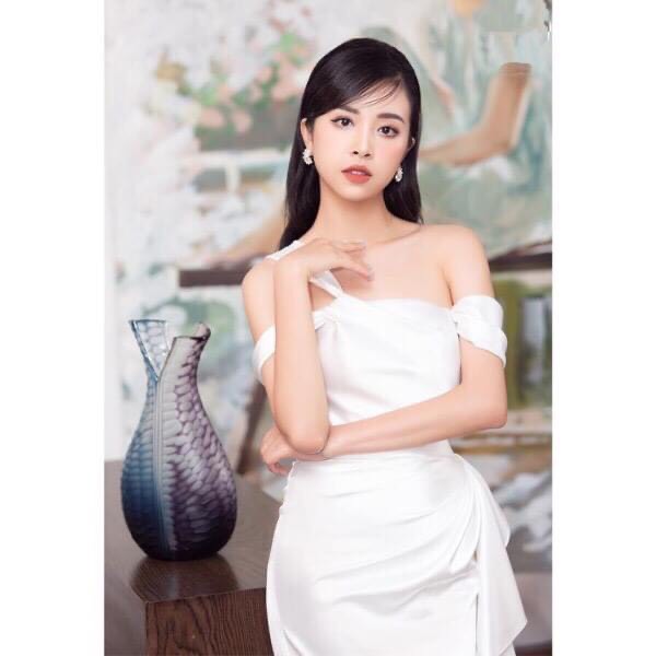 Đầm ôm body kiểu cúp ngực lệch vai phối bèo (Trắng)