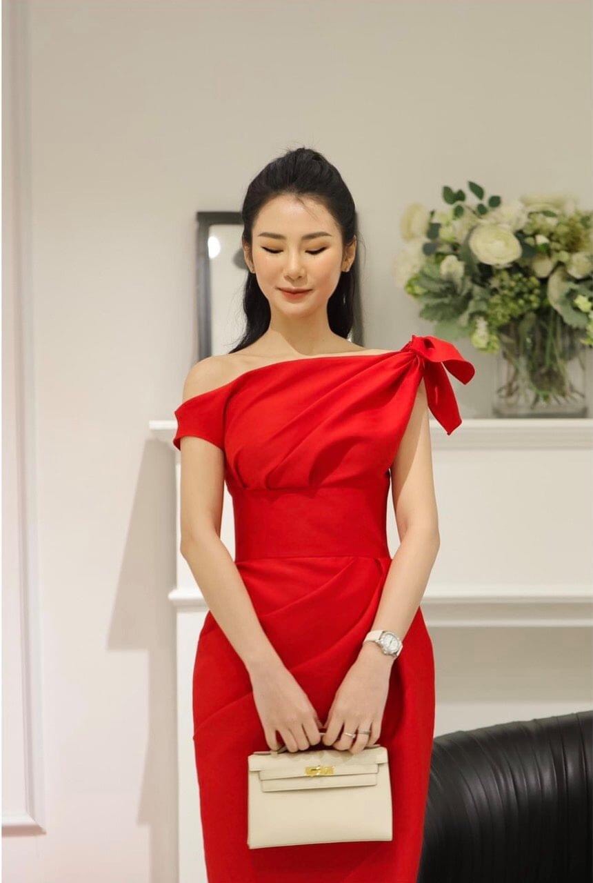 Đầm ôm body kiểu lệch vai nơ vai xếp ly bụng (Trắng)