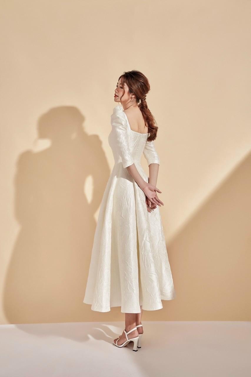 Đầm dạ hội kiểu xoè cổ vuông tay phồng lửng