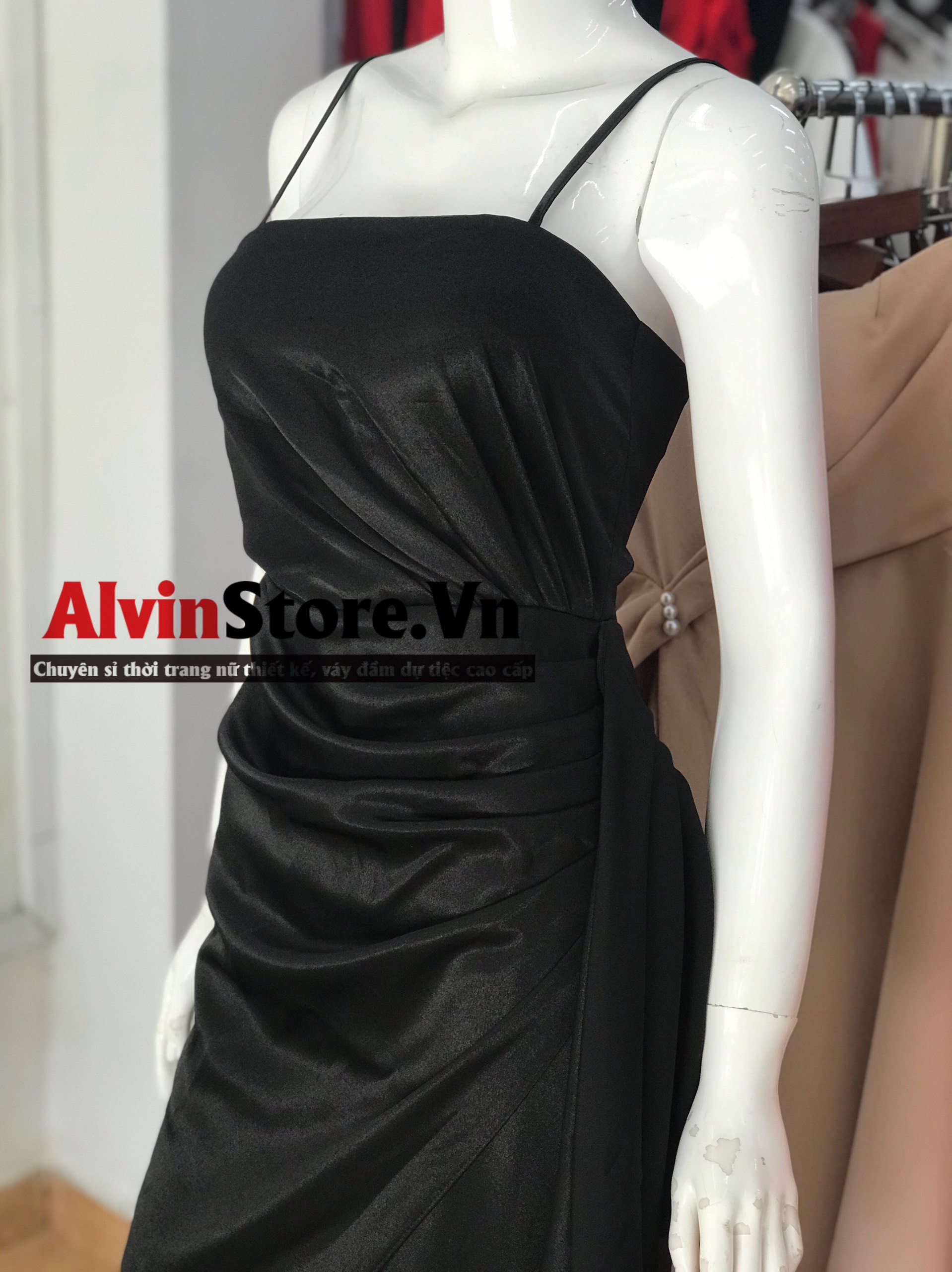 Đầm dạ hội kiểu 2 dây cúp ngực xẻ tà nơ eo sang trọng (Đen)