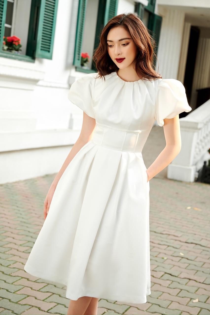 Đầm xoè kiểu cổ xếp ly tay phồng phối túi