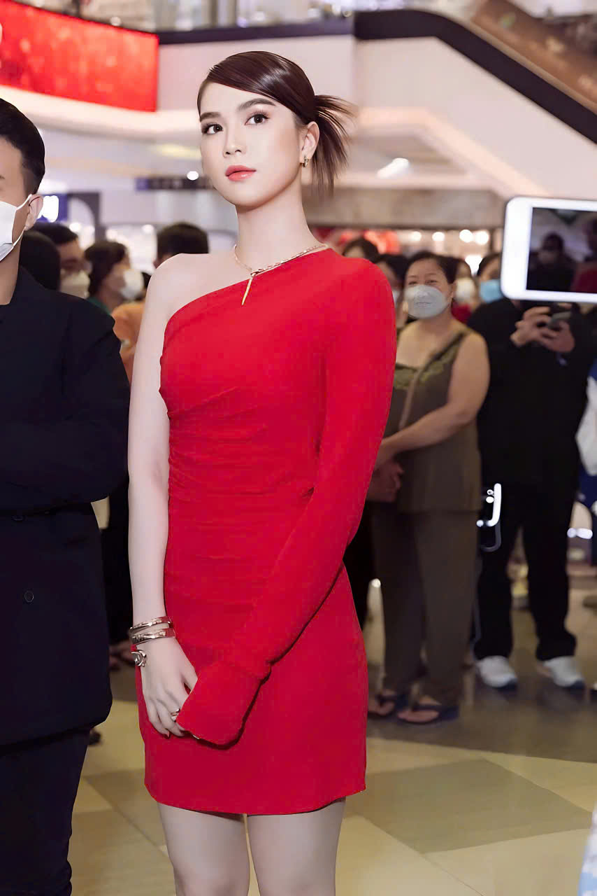 Đầm ôm body lệch hở vai tay dài dự tiệc Alvin Store 1536 (Đen)