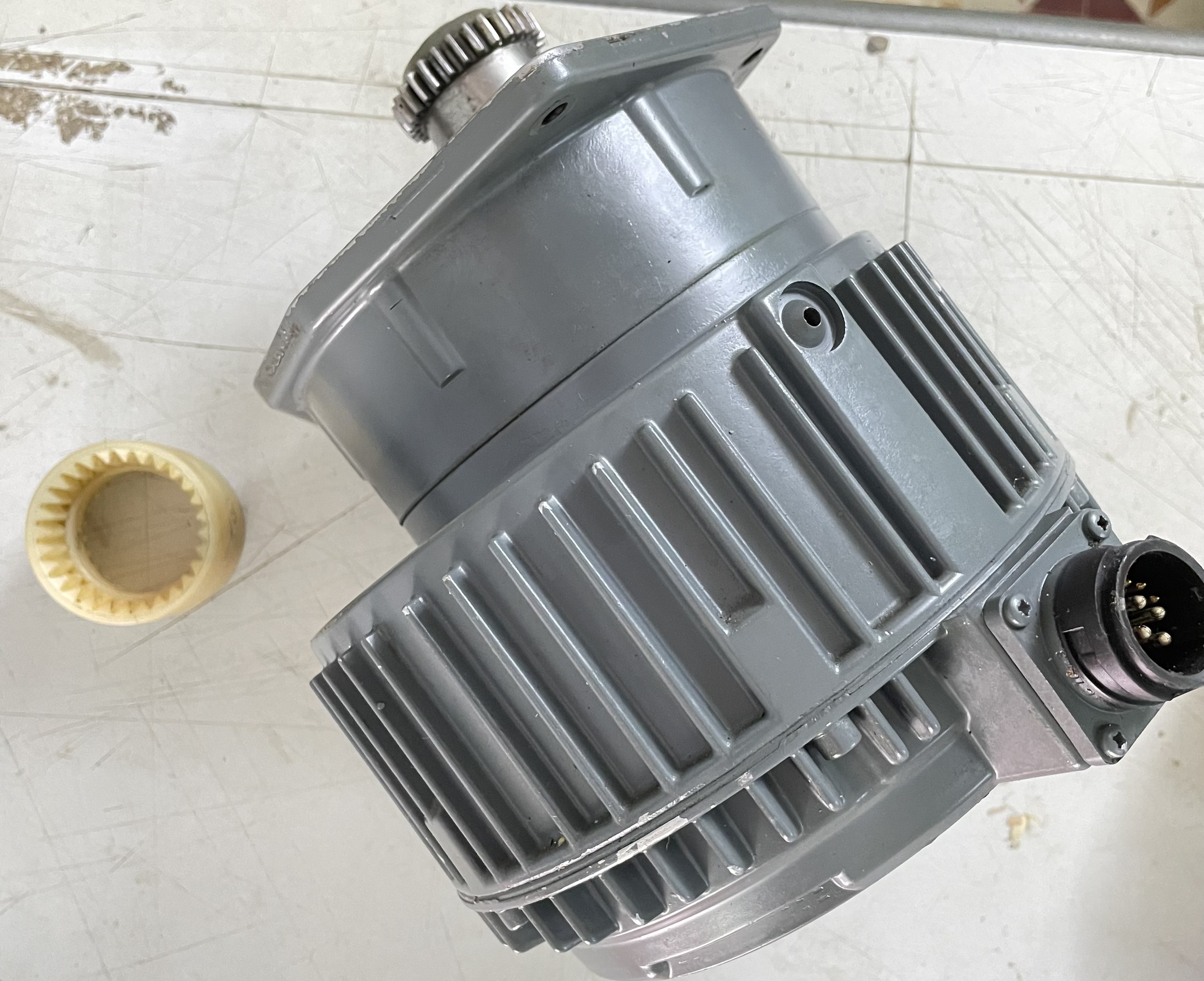 Geared motor 61.198.1243