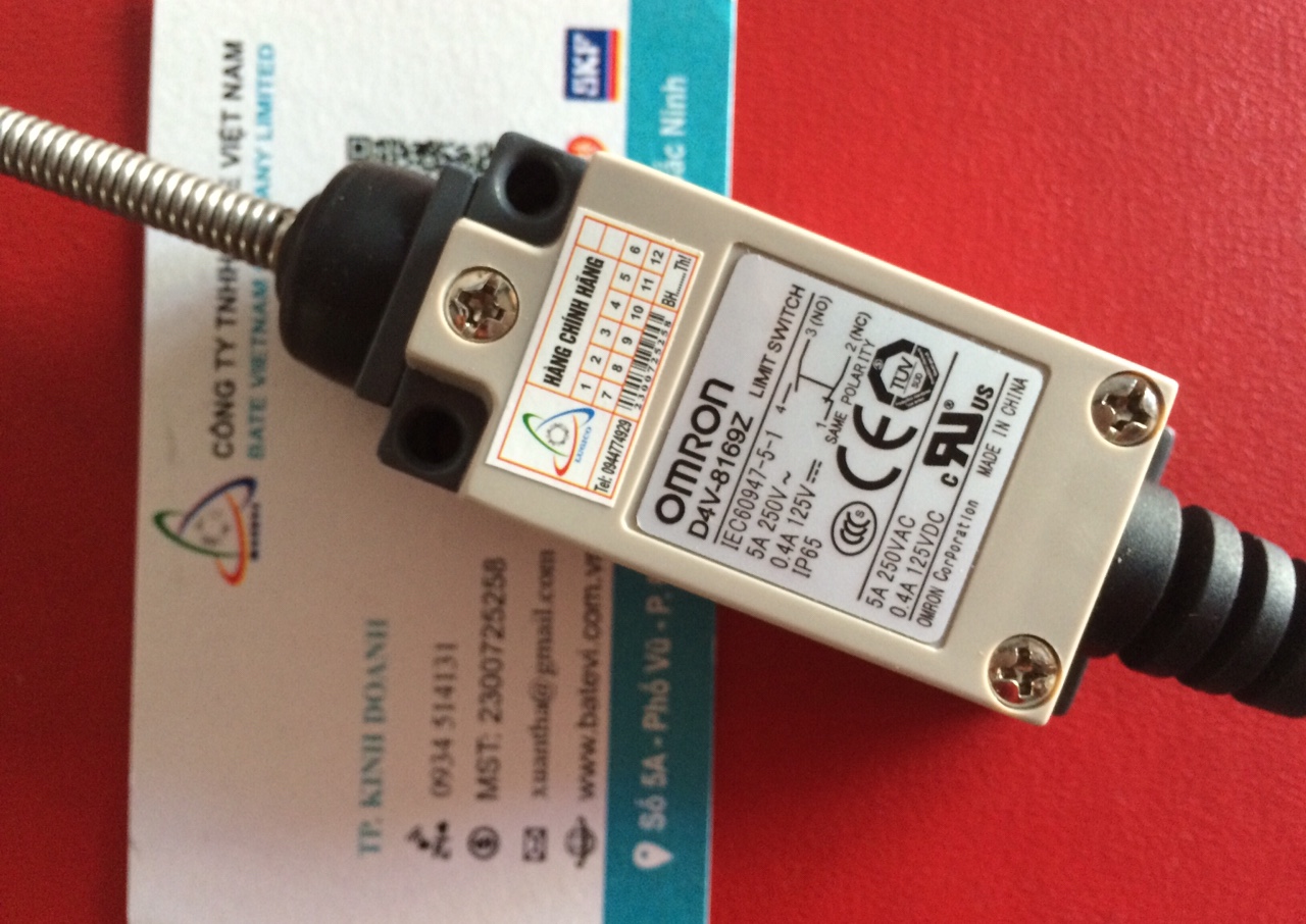 Công tắc hành trình Omron D4V-8169Z