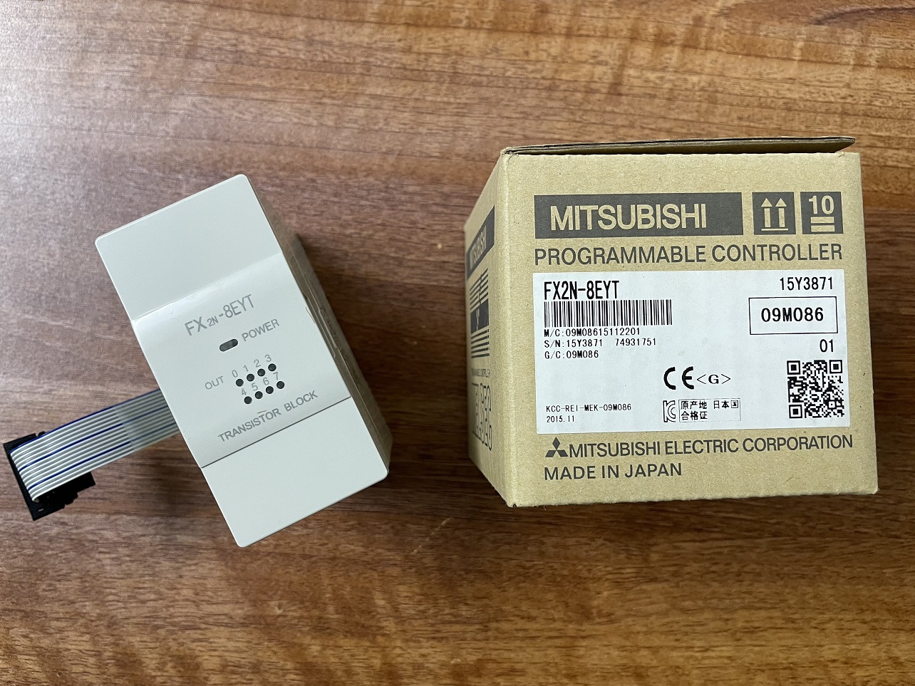 Bộ điều khiển lập trình FX2N-8EYT