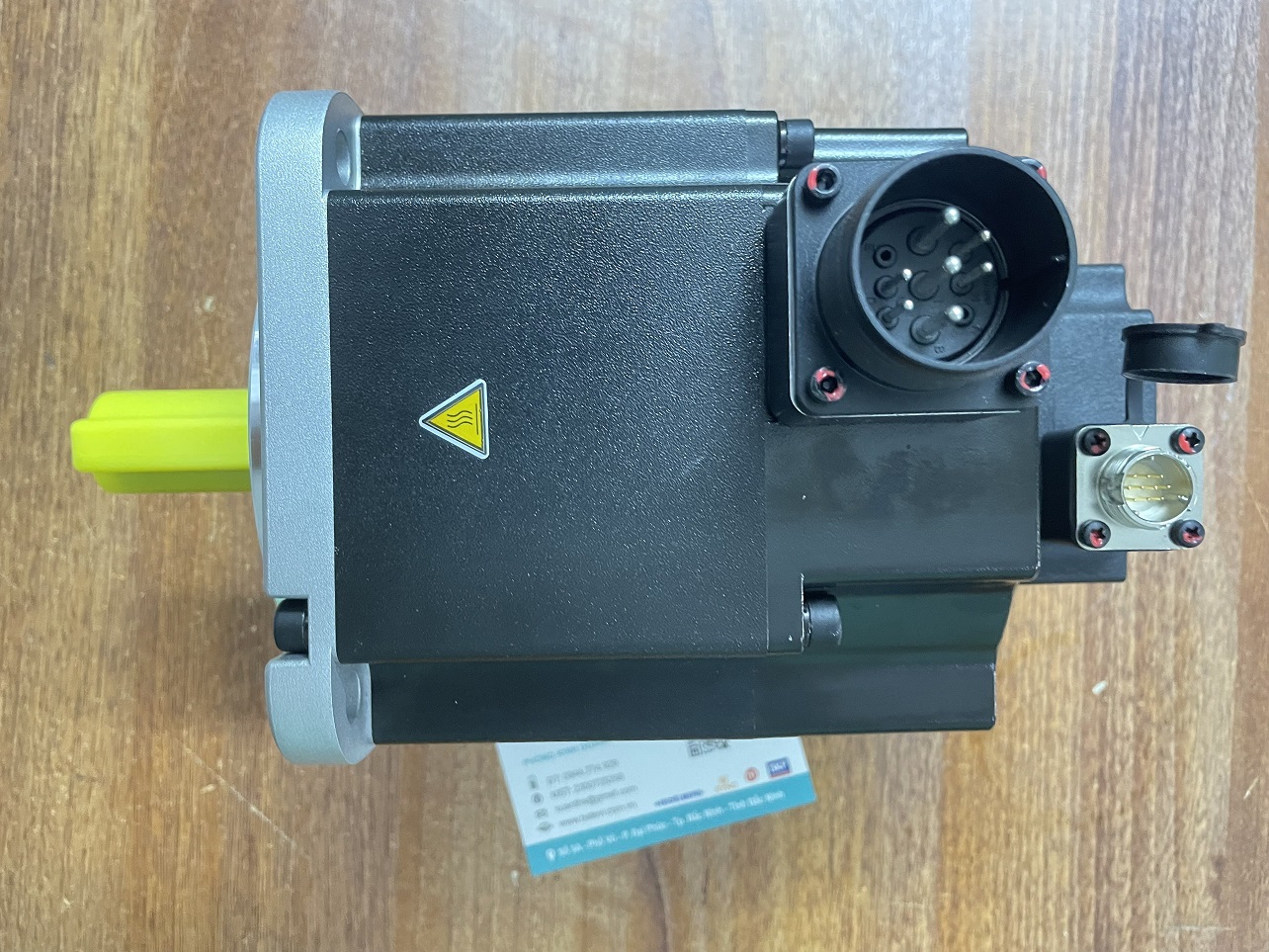 Servo motor EM3G-13ATA244