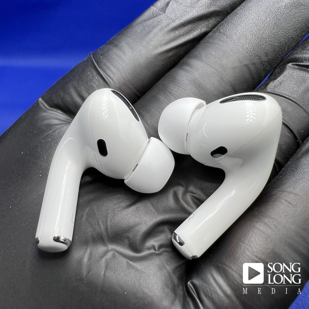 APPLE AIRPODS PRO (LIKE NEW)