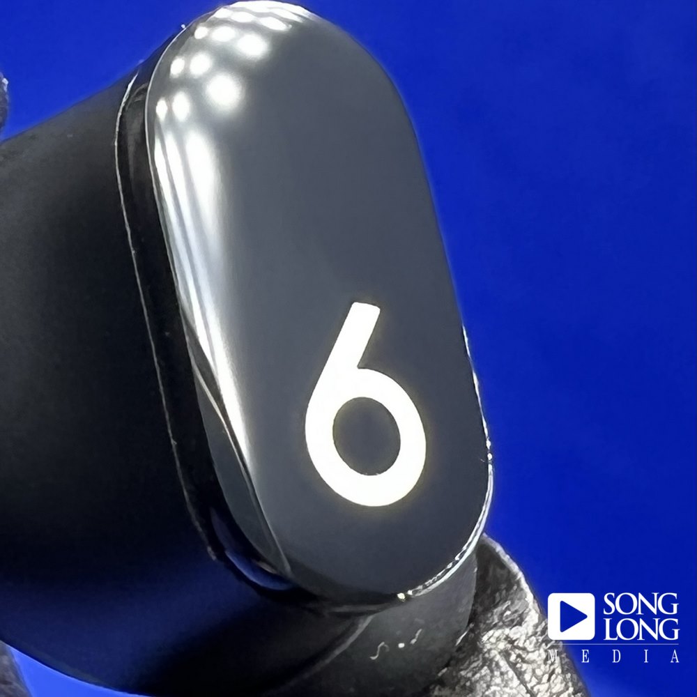 BEATS STUDIO BUDS (Like new)