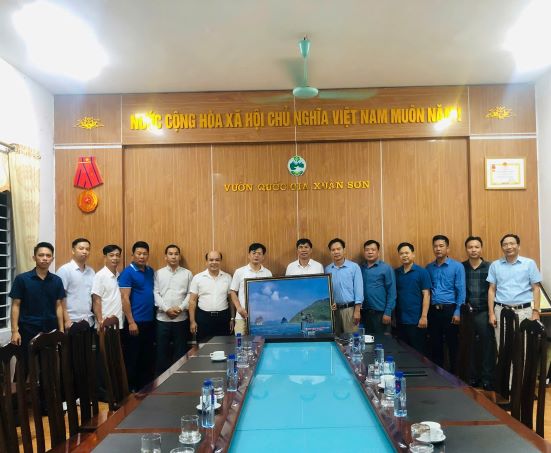 Vườn quốc gia Bái Tử Long phối hợp triển khai các hoạt động quản lý bảo vệ rừng, bảo tồn đa dạng sinh học, du lịch sinh thái và dịch vụ tại Vườn quốc gia Xuân Sơn