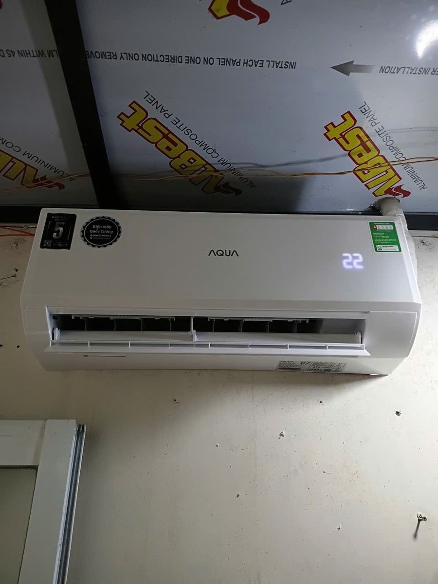 Lắp máy lạnh AQUA AQA-R10PC tại Hòa Thành, Tây Ninh
