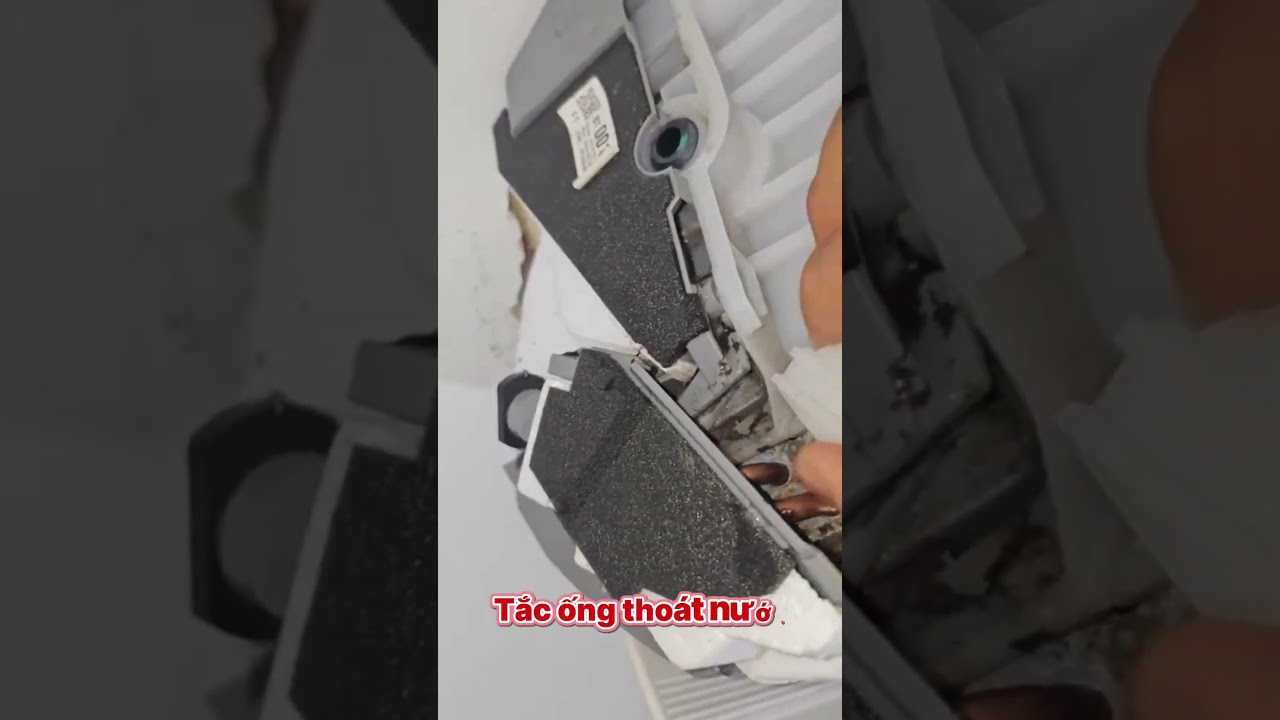 Vì sao máy lạnh chảy nước vào trong nhà?