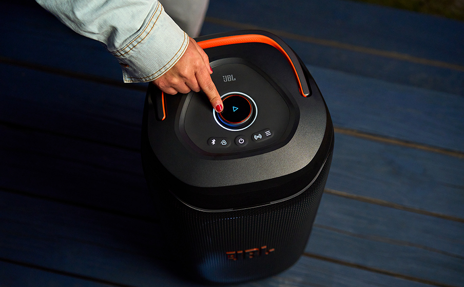 Tay cầm gập trên JBL PartyBox 130 màu đen