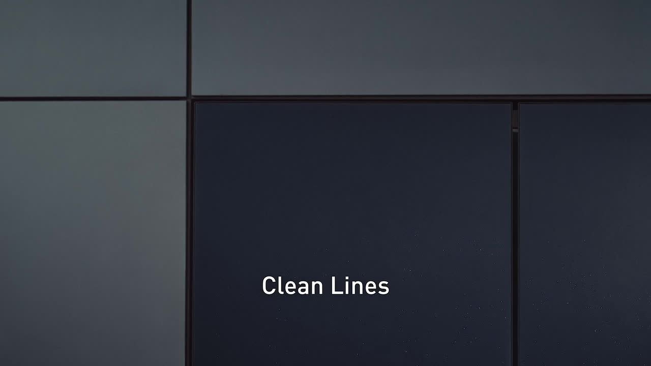 Thiết kế STYLE+ 4 cánh, cửa kính trắng ngọc trai trên Panasonic NR-XZ550HGWV