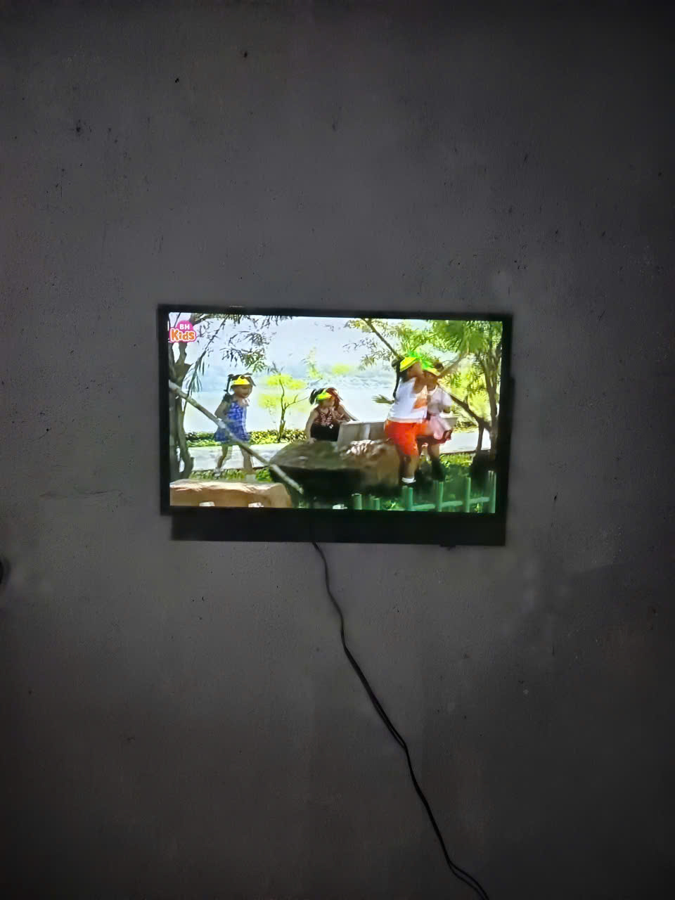 Smart Tivi Samsung HD 32 Inch LS32H5000F