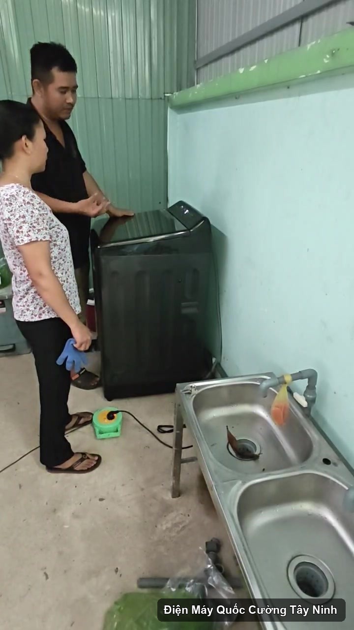 Máy giặt AQUA hoàn thiện tại khu vực sử dụng của Trường Mẫu giáo Tân Hòa