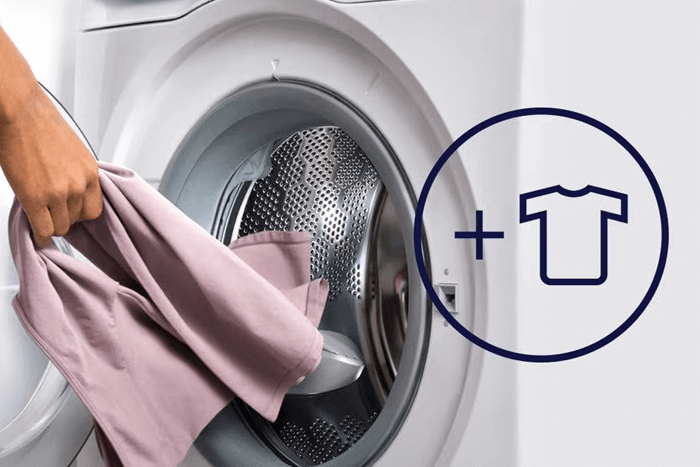 Tính năng thêm đồ giặt AddClothes trên máy giặt Electrolux EWF1025DQWB