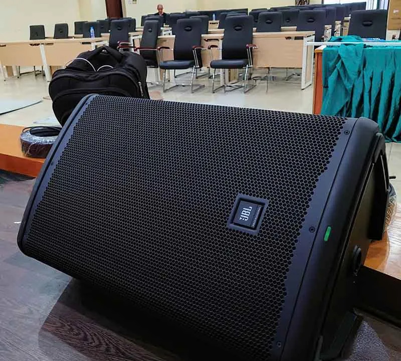 Loa JBL Eon 715 bass 40cm công suất (1300W Peak - kết nối