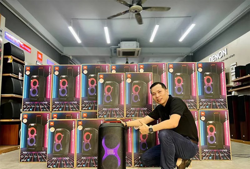 Loa karaoke JBL PartyBox Club 120 Pin 12 Giờ công suất 160W - thiết kế