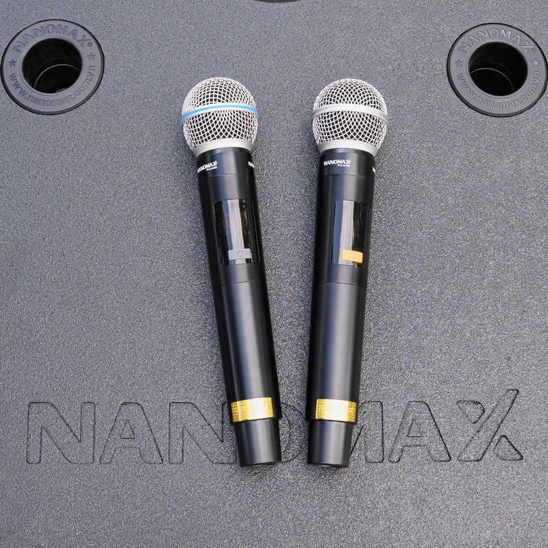 Hai micro không dây UHF trên Nanomax A-600