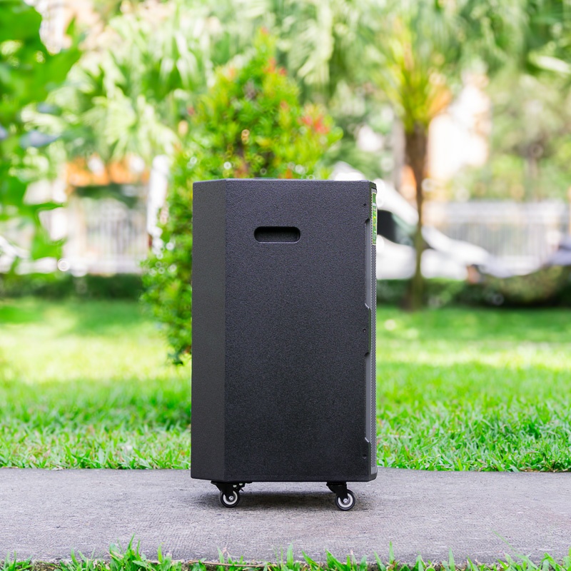 Mặt sau và bánh xe loa Nanomax SK-16Q1