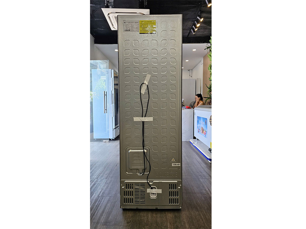 Tủ đông Sumikura SKFU-350/HSN.I làm lạnh
